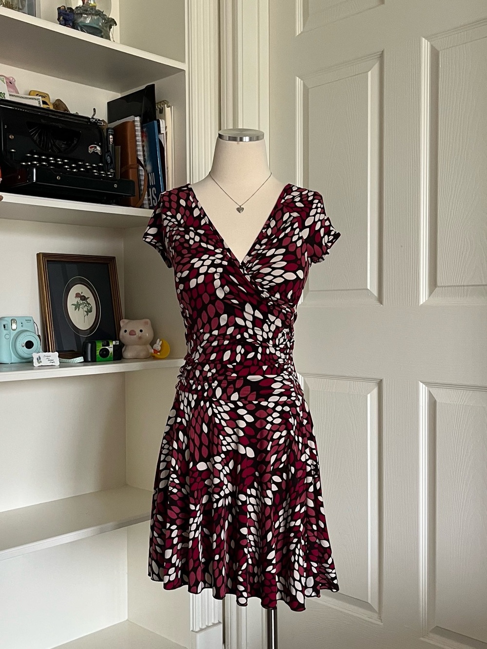 90s Iz Byer California patterned v neck dress with fitted waist